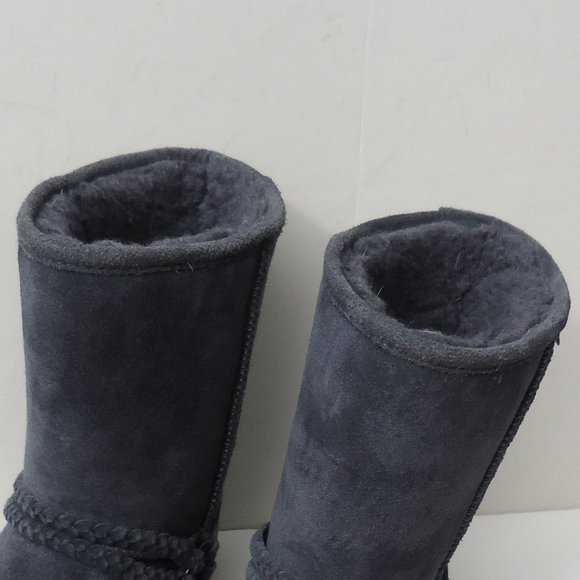 BearPaw Women SIZE 11. Bearpaw Adele suede sheepskin winter boots.